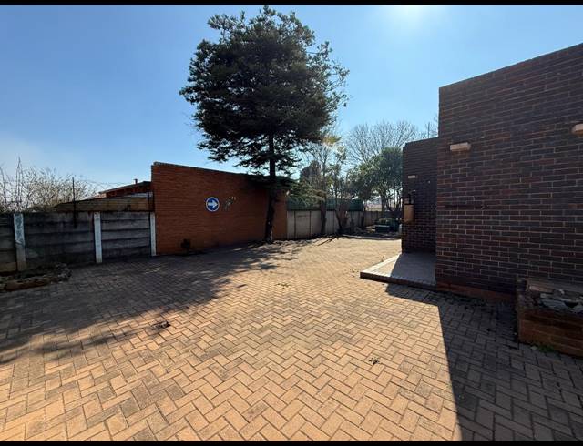 3 BEDROOM HOUSE FOR SALE IN VANDERBIJLPARK CE 3